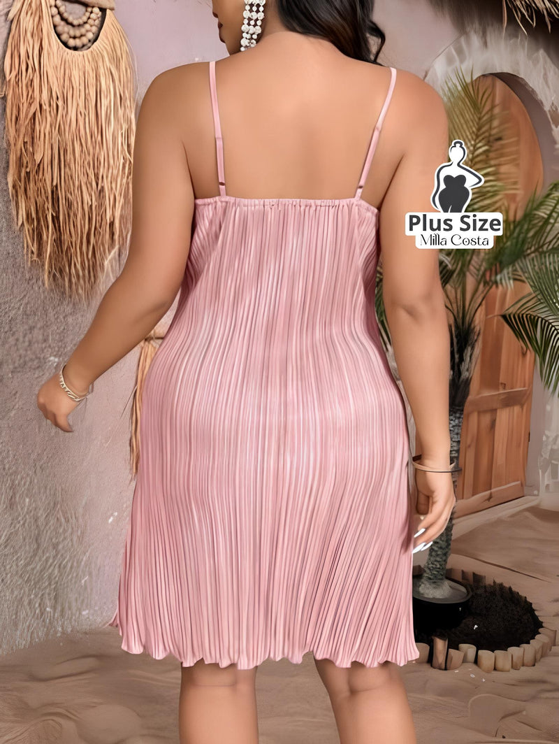 Vestido Curto de Alças Finas com Camadas Plissadas Plus Size - Tabela de Medidas na Descrição